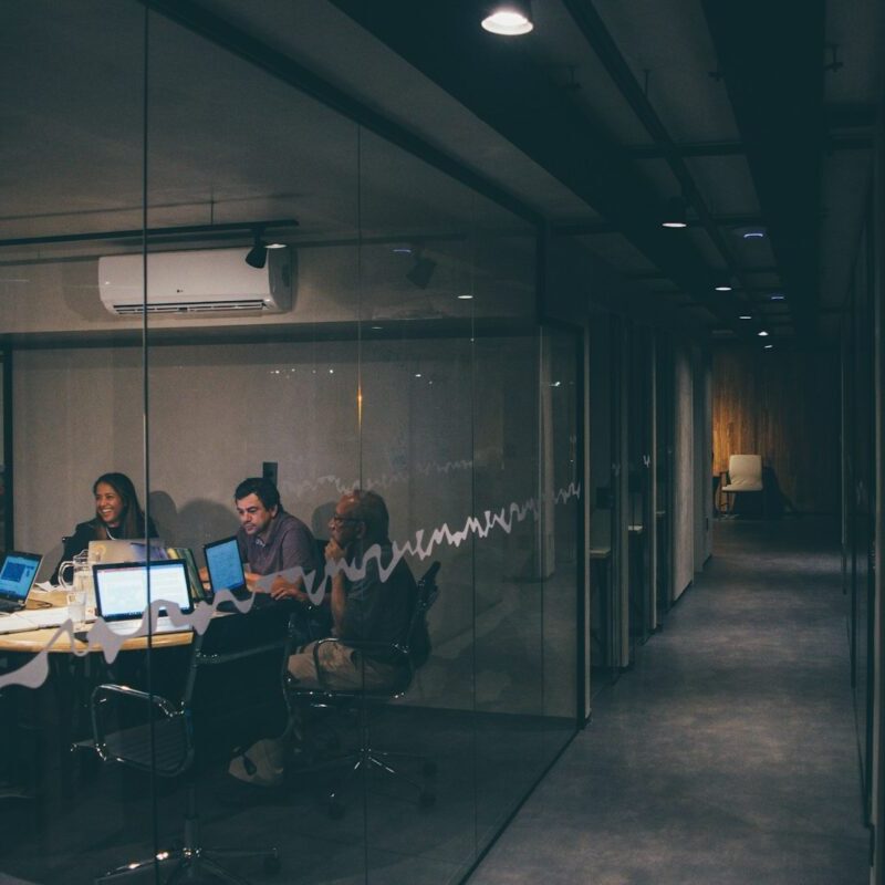The 9 Pitch Deck Mistakes That Are Killing Your Investor Meetings (With Fixes)